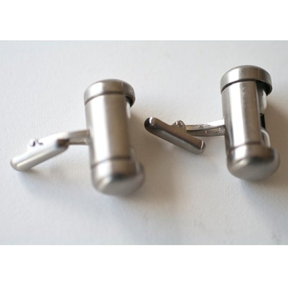 Kenneth Cole Hour Glass Cuff Links - Picture 7 of 7